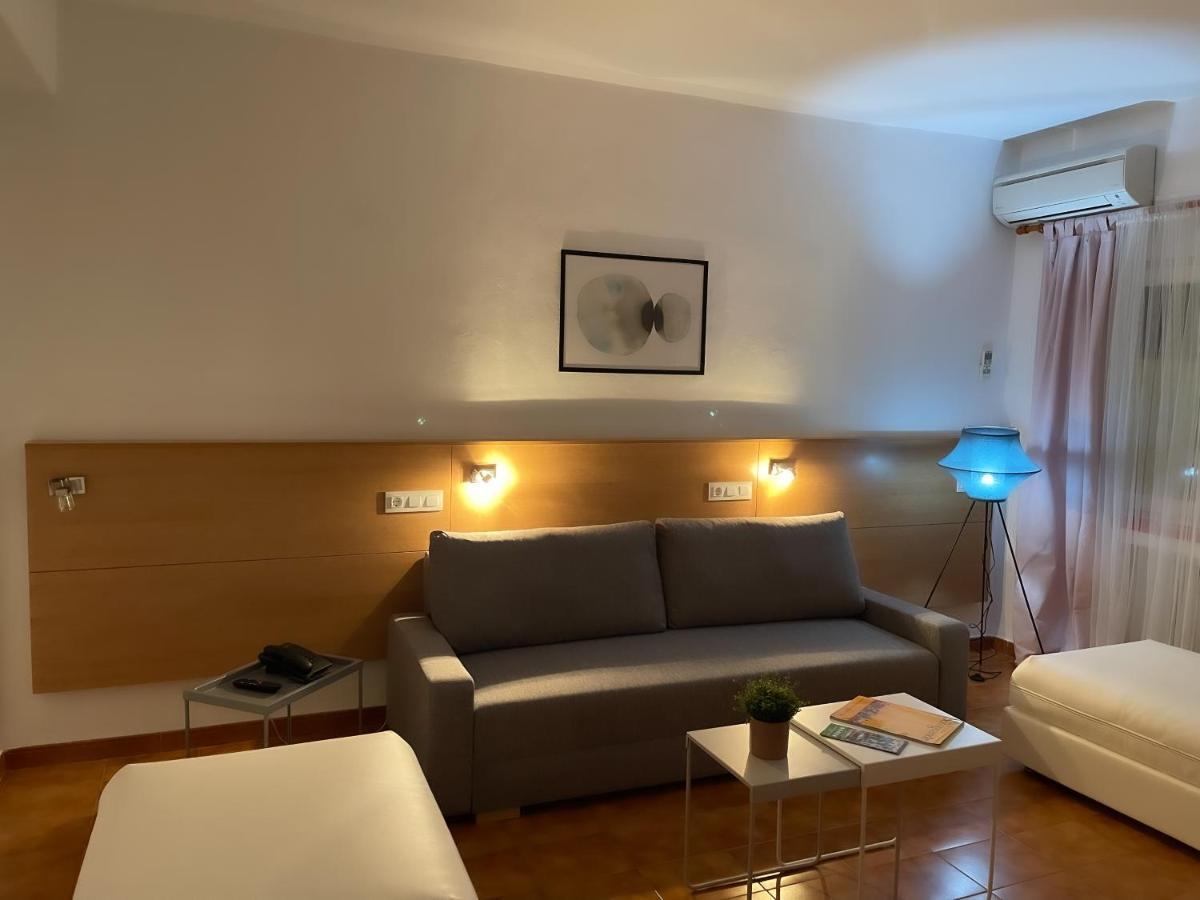 Hotel Patricia توريغواديارو المظهر الخارجي الصورة